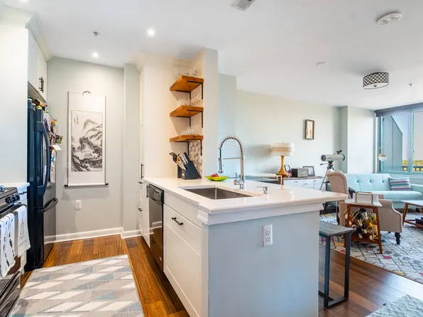 851 N Glebe Rd, Arlington, VA