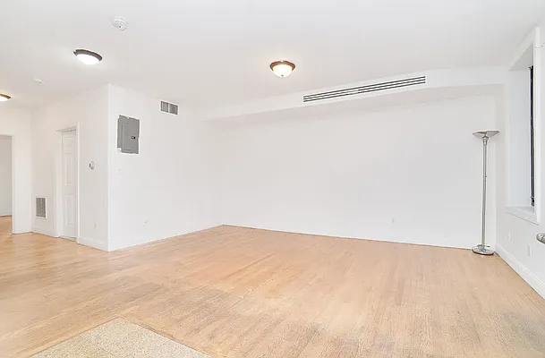 Rented by Living New York | media 8