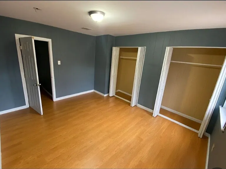 2115 Sigel St — Photo 6