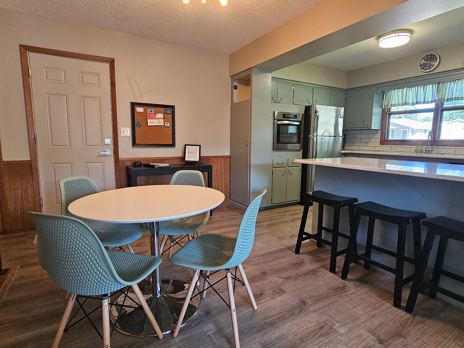 4 bed, 2100 sqft, $3,500 — Photo 3