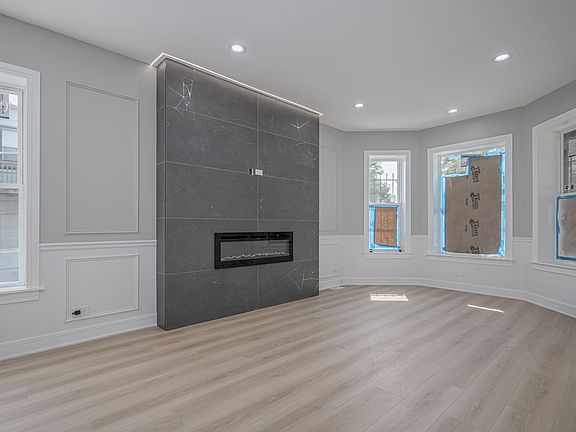 3rd image of 7049 S Vernon Ave