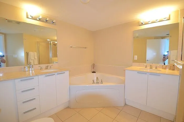 2 bed, 1266 sqft, $4,950 — Photo 4