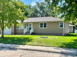1317 Sherman St, Holdrege, NE 68949