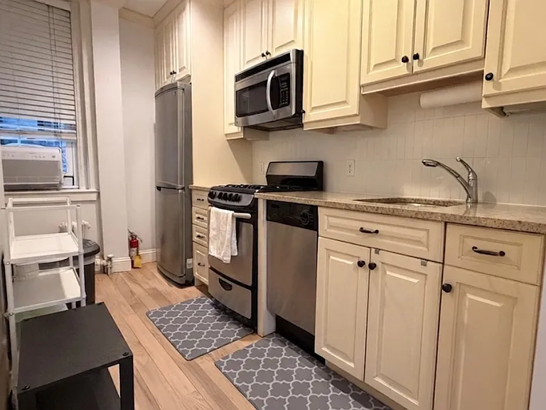 11 Irving St #6 — Photo 3