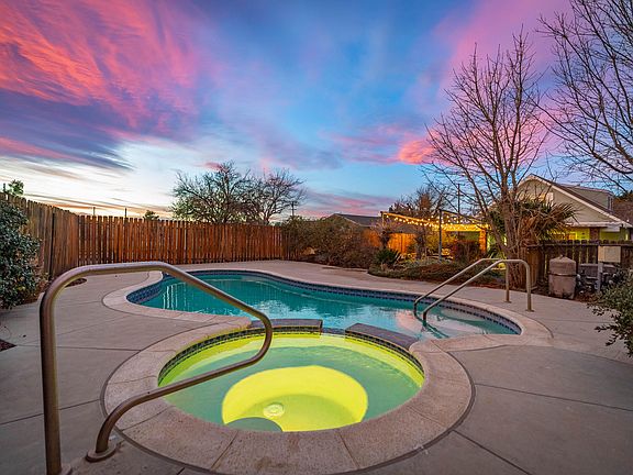 4th image of 5542 Columbia Way