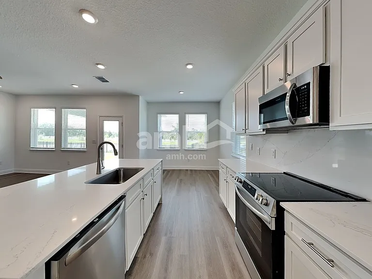 14526 Cedar Mill Dr — Photo 4
