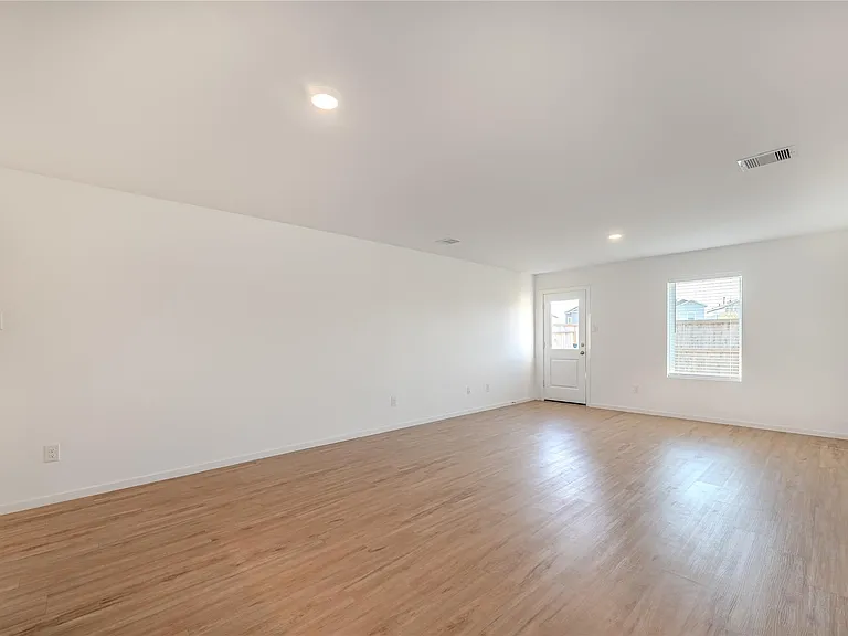 21458 Carosella Dr — Photo 12