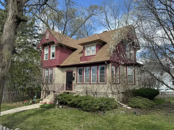 44 Julian Ave, Elgin, IL 60120