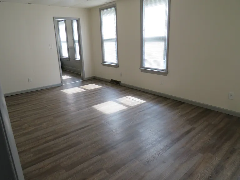 1423-25 Atkins St #1 — Photo 6