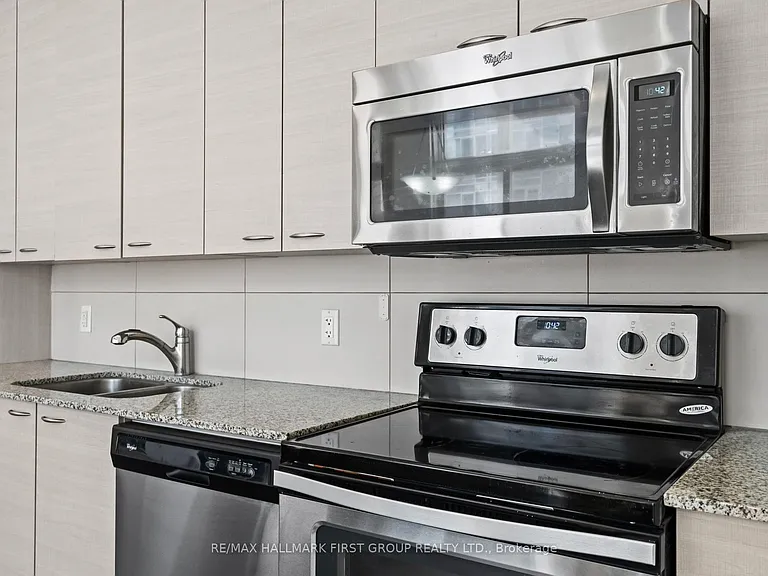 253 Albert St #5 — Photo 6