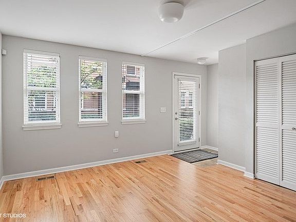 5th image of 525 Chicago Ave #J