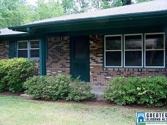 3rd image of 1020 Hillcrest Dr