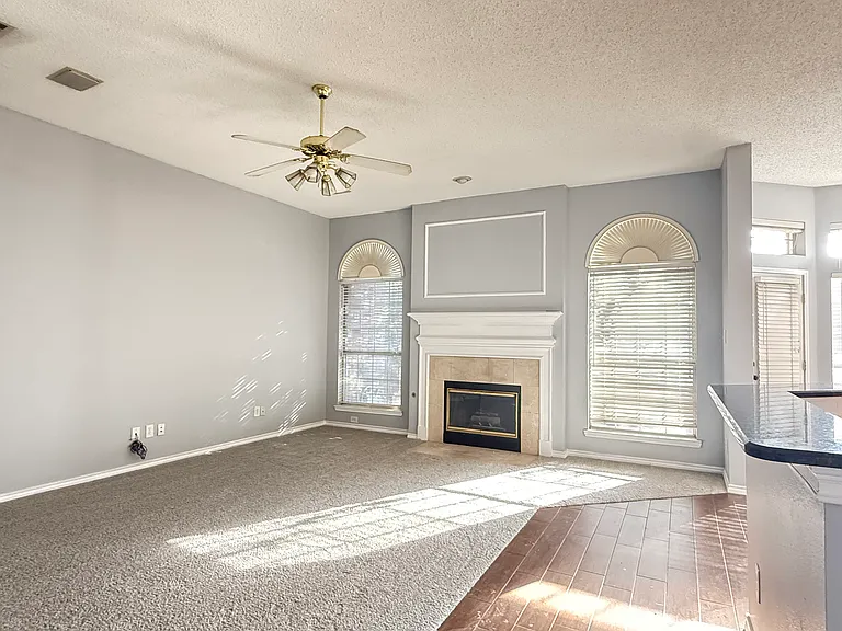2681 Hillside Dr — Photo 2