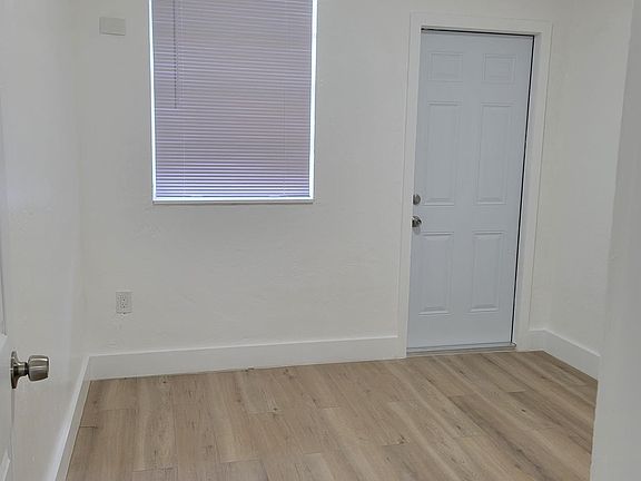 5th image of 1127 NW 1st Pl APT 5