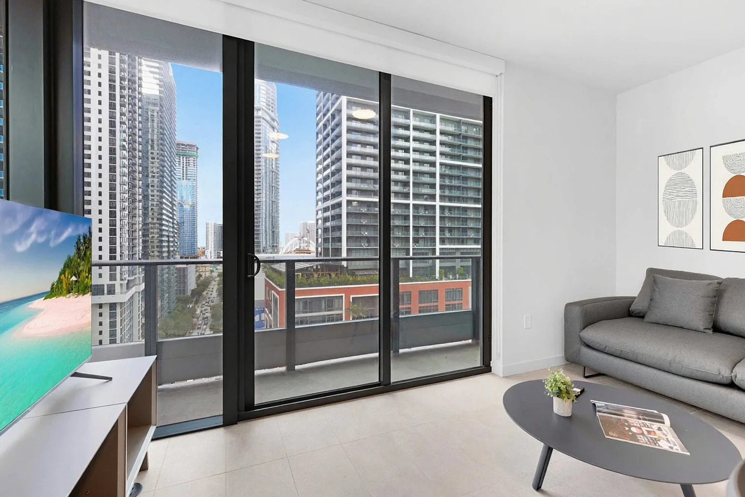 1 bed, 1.0 bath, 602 sqft, $3,587 — Photo 1