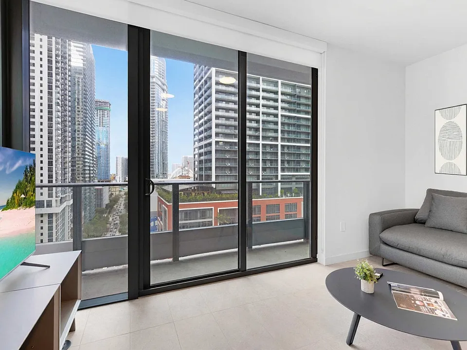 501 NE 1st Ave #ID1501422P