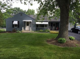 1110 Ronzheimer Ave, St Charles, IL 60174