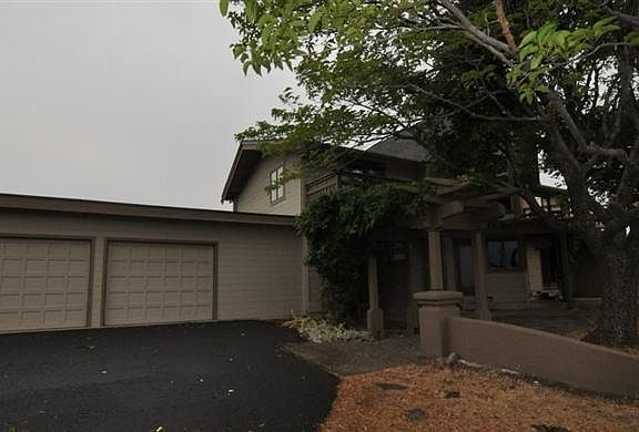 2nd image of 399 Pompadour Dr