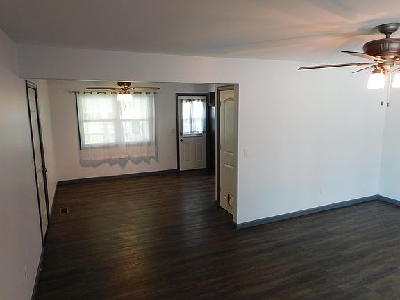 4th image of 44 Meadowlane Dr