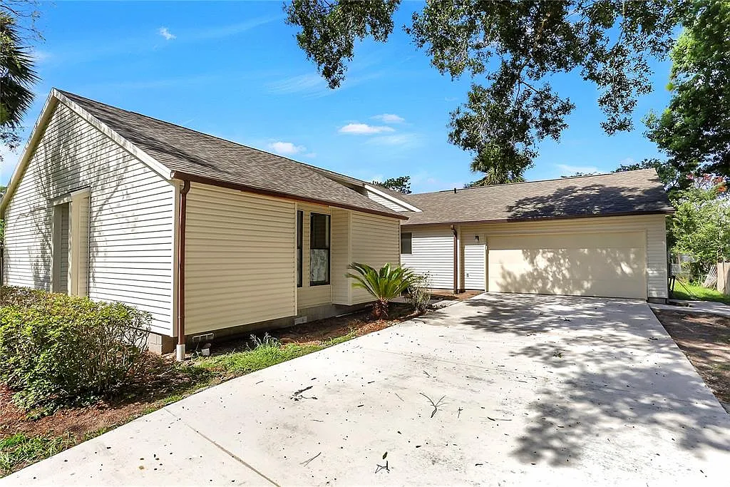 4 bed, 2.0 bath, 1676 sqft, $3,250 — Photo 2