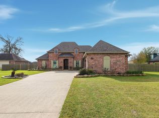 1729 Woodland Forest Dr, Lake Charles, LA 70611