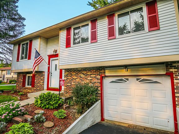 2nd image of 2846 Valcour Ct