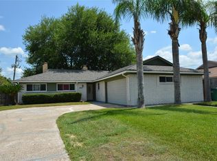 4915 Charnock Dr, Alvin, TX 77511