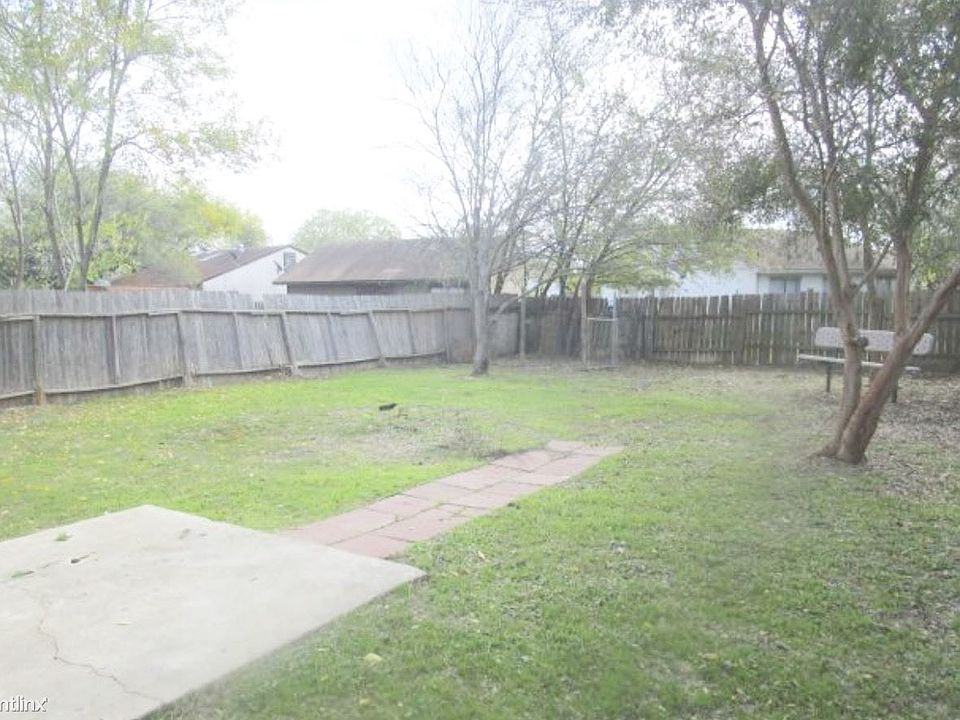 2nd image of 5914 Sunrise Bend Dr