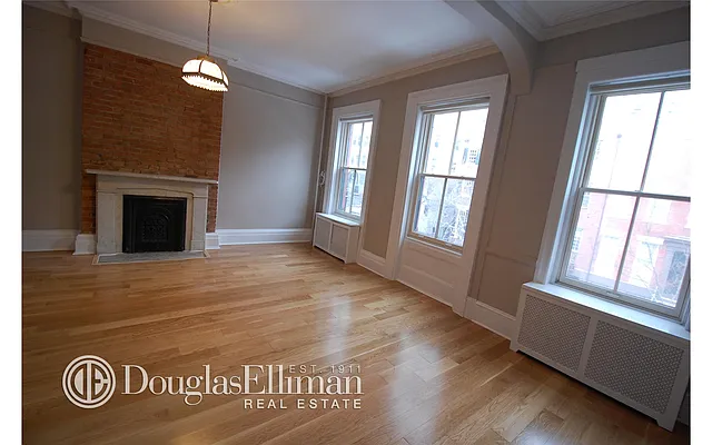 Rented by Douglas Elliman | media 16