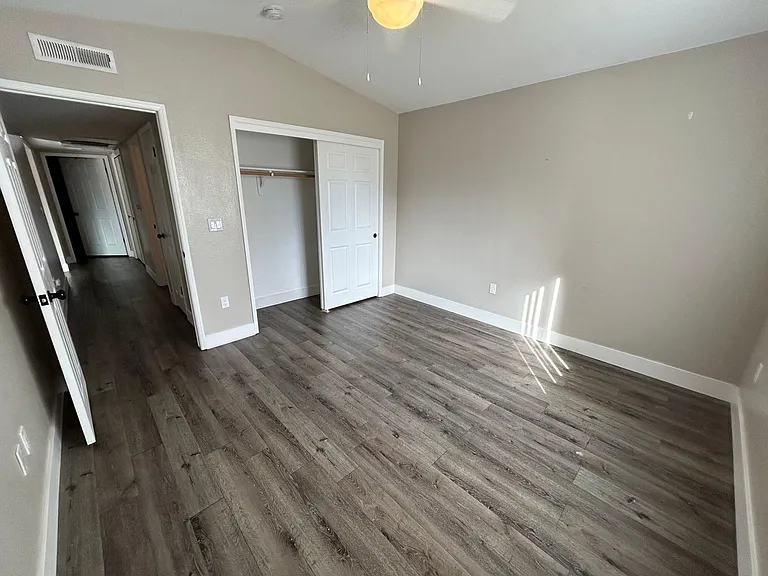 175 N Pollasky Ave #106 — Photo 5