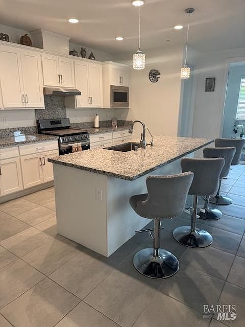 1st image of 2419 Espana Ln