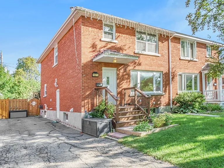 1071 Aldea Ave — Photo 1