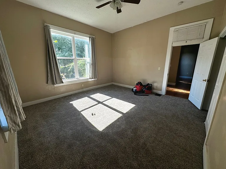337 N Ellis St — Photo 15