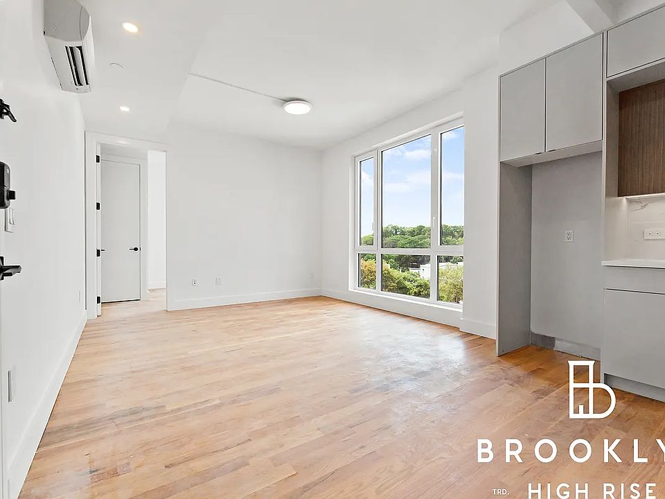 1st image of 2715 Fulton St #803