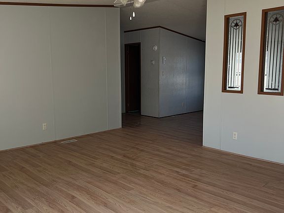 3rd image of 1301 E Avenue K