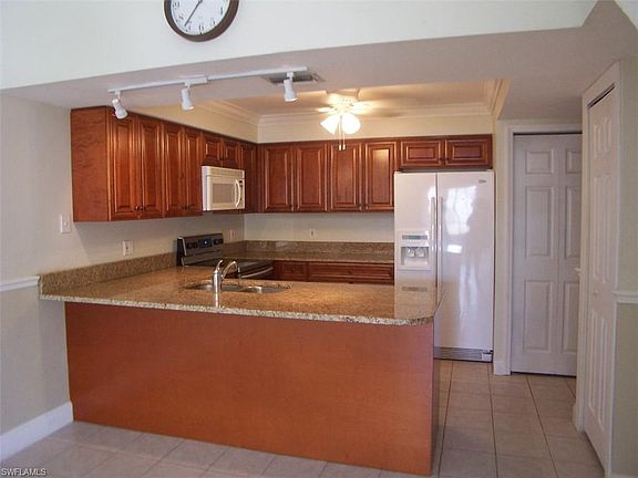 4th image of 8831 Somerset Blvd