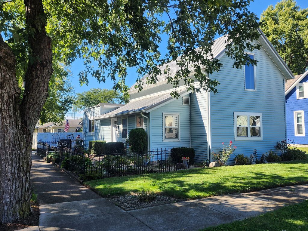 307 E Columbia St - Property Image