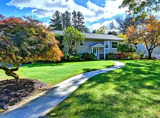 8 Prairie Road, Huntington Station, NY 11746