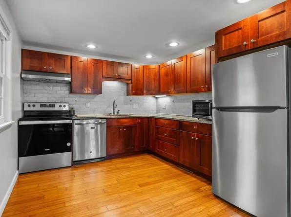 653 Robin Hill St, Marlborough, MA 01752