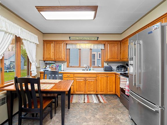 5th image of 33 S Garden St