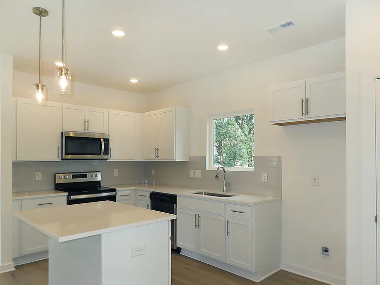 112 N Guthrie Ave #A — Photo 9