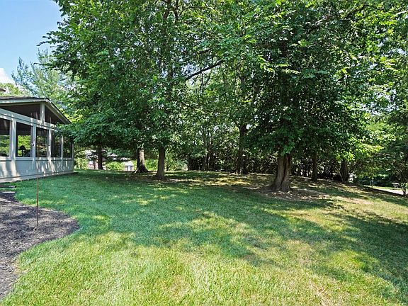 3rd image of 5014 Barnsby Ln