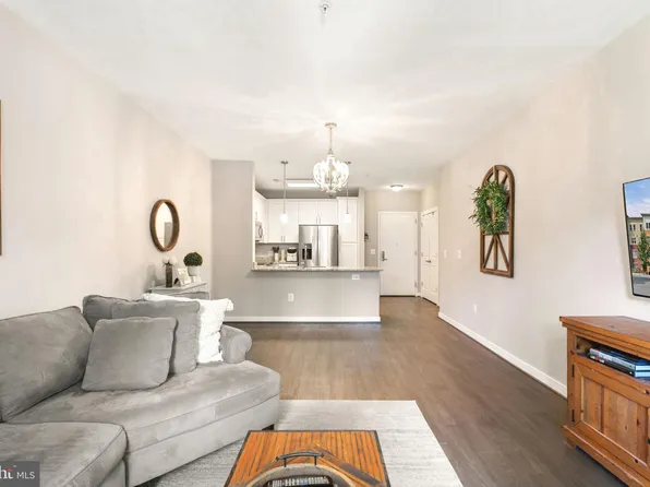 9450 Silver King Ct Unit 308, Fairfax, VA 22031