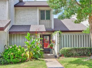 8 Marsh Harbor Dr, Beaufort, SC 29907