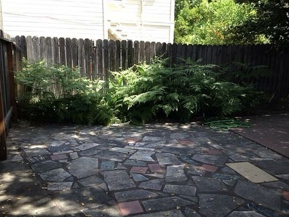 3rd image of 911 26th St #1B-1BA-650SQFT