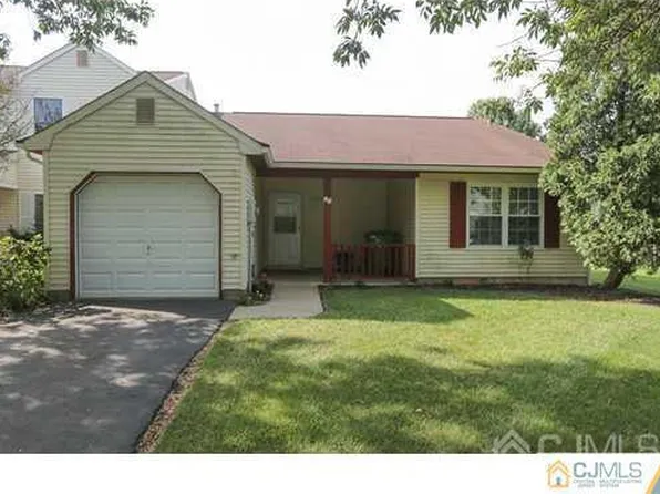 21 Woodbury Rd, Edison, NJ 08820