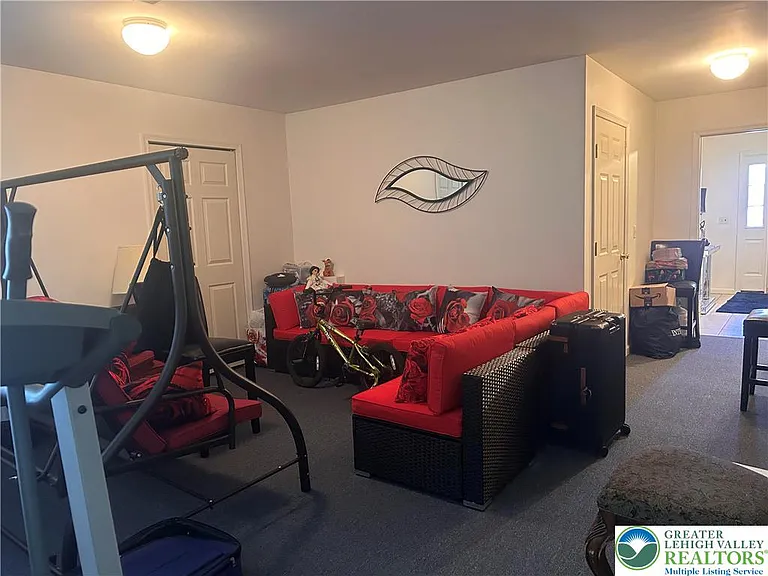 2465 Gillian Ln — Photo 18