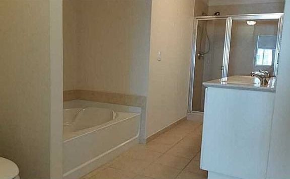 4th image of 3340 NE 190th St APT 608