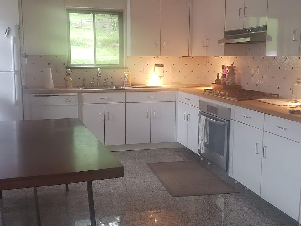 1st image of 194 Midland Ave #2