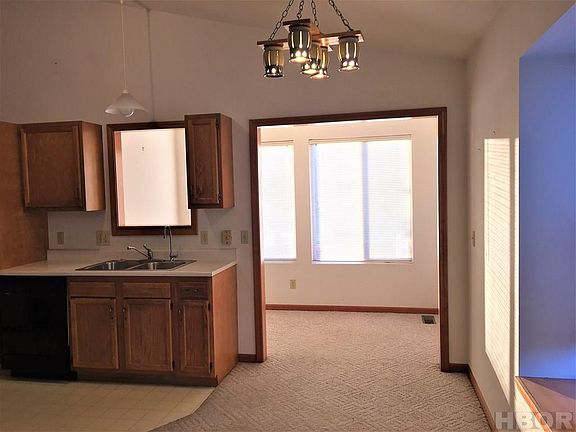 5th image of 107 Magnolia Ln